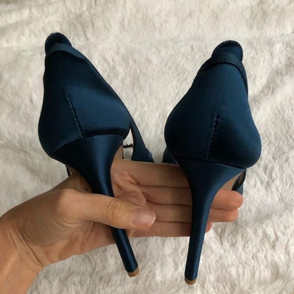 BNIB Badgley Mischka Teal & Crystal Pumps - Picture 4 of 6